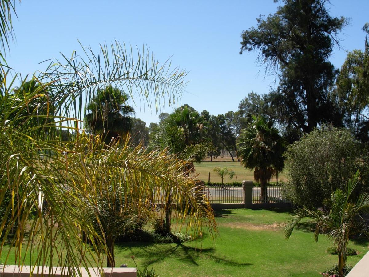 Oudtshoorn Guest House Exterior foto